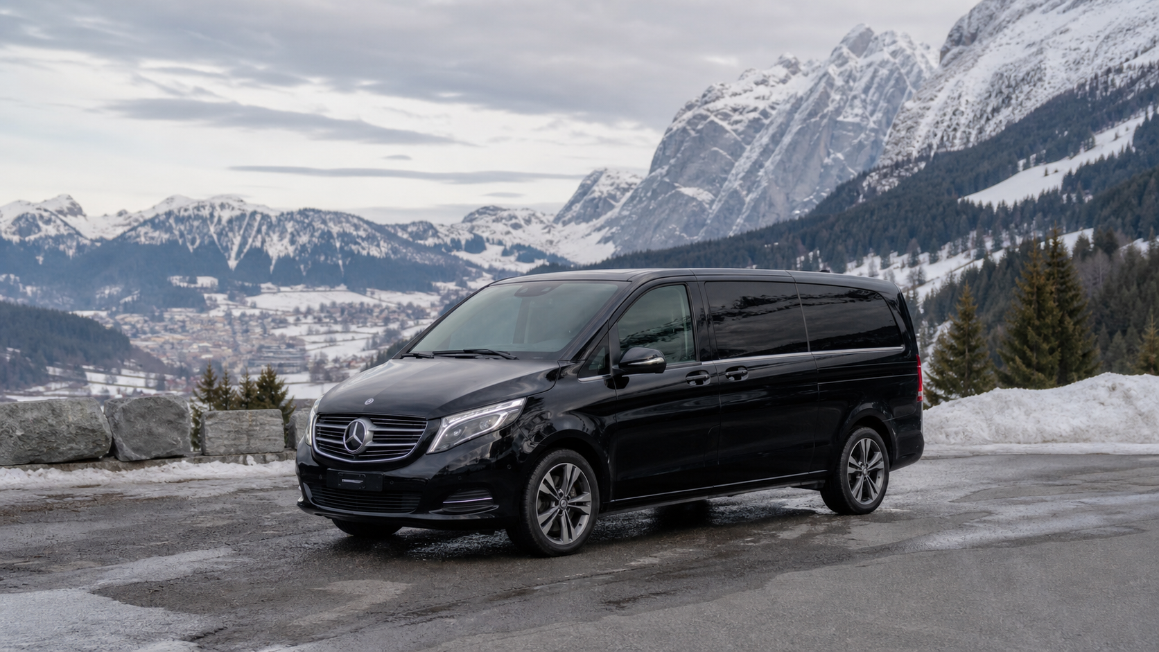 Mercedes V-Class in the Alps